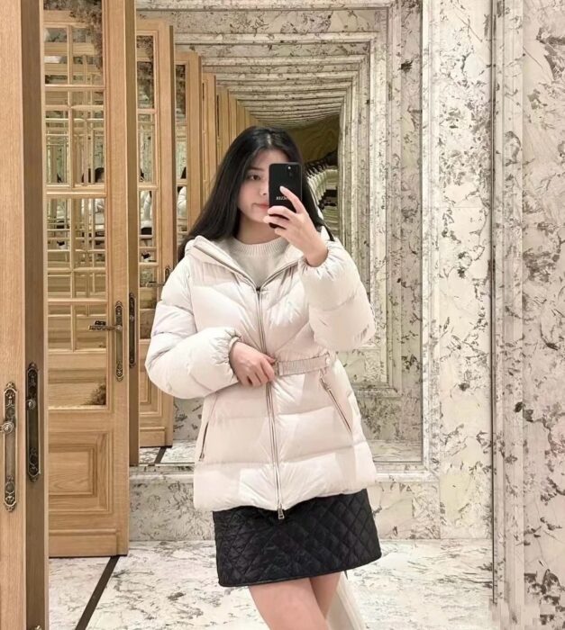 몽클레어 Brosse 사선 퀼팅 후드 쇼트 다운 자켓(2color) 레플리카 미러급 SA급 S급 고퀄리티 하이엔드 최상급 의류 [여성] 2