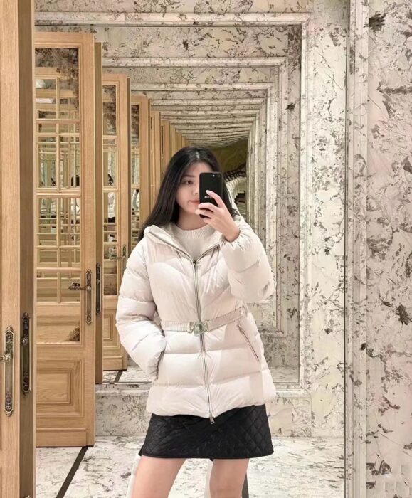 몽클레어 Brosse 사선 퀼팅 후드 쇼트 다운 자켓(2color) 레플리카 미러급 SA급 S급 고퀄리티 하이엔드 최상급 의류 [여성] 3