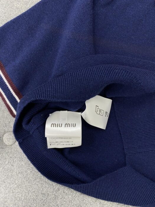 미우미우 캐시미어 폴로 스웨터 레플리카 미러급 SA급 S급 고퀄리티 하이엔드 최상급 의류 [여성] 19