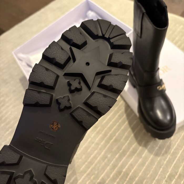 디올 D-퀘스트 부츠 그레인드 카프스킨 블랙 레플리카 미러급 SA급 S급 고퀄리티 최상급 하이엔드 신발 [여성] 9