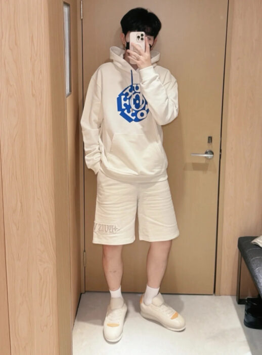 루이비통 동그라미 블루 모노그램 후드티 베이지 레플리카 미러급 SA급 S급 고퀄리티 하이엔드 최상급 의류 [남성여성공용]