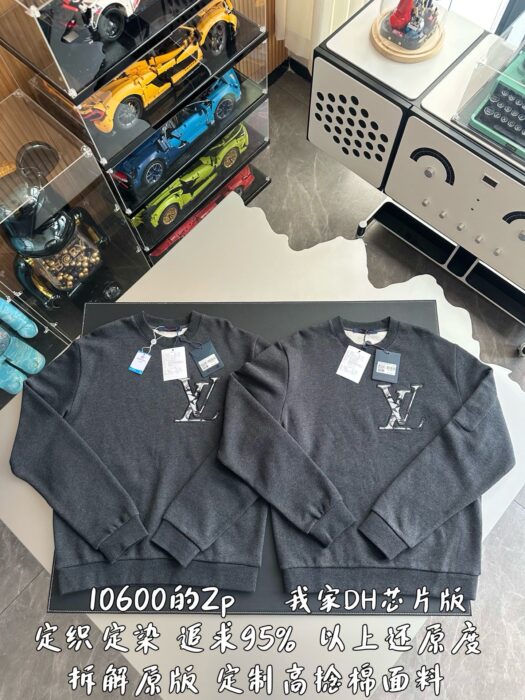 루이비통 점보 모노그램 자수 맨투맨 다크 그레이 레플리카 미러급 SA급 S급 고퀄리티 하이엔드 최상급 의류 [남성여성공용] 3