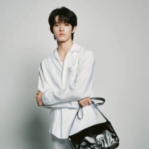 프라다 캐쥬얼 삼각 로고 검정 박음질 긴팔 셔츠 화이트 레플리카 미러급 SA급 S급 고퀄리티 하이엔드 최상급 의류 [남성]