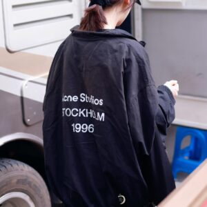 아크네스튜디오 ACNE Studios 뒷면 모노그램 바람막이 블랙 레플리카 미러급 SA급 S급 고퀄리티 하이엔드 최상급 의류 [남성여성공용]