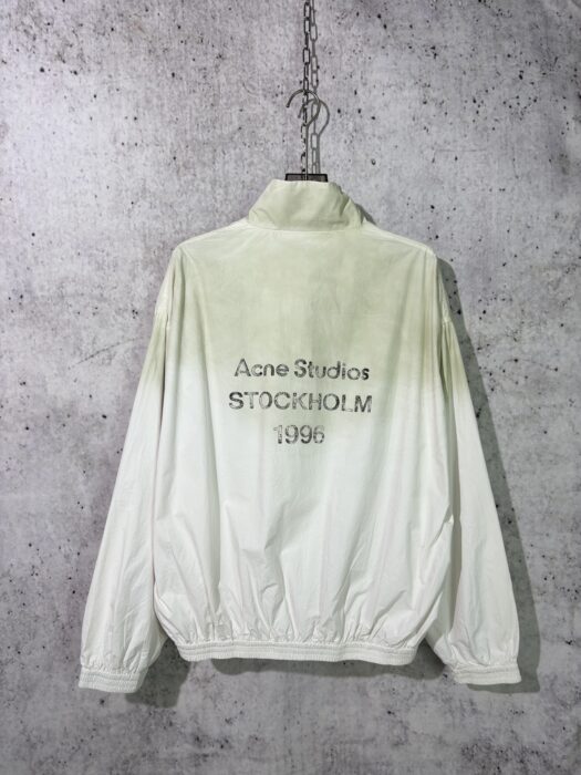 아크네스튜디오 ACNE Studios 뒷면 모노그램 바람막이 베이지 레플리카 미러급 SA급 S급 고퀄리티 하이엔드 최상급 의류 [남성여성공용] 5