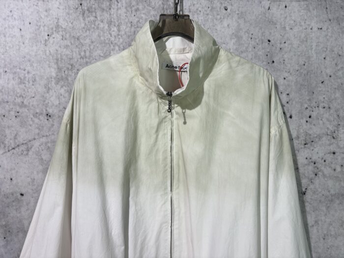 아크네스튜디오 ACNE Studios 뒷면 모노그램 바람막이 베이지 레플리카 미러급 SA급 S급 고퀄리티 하이엔드 최상급 의류 [남성여성공용] 6