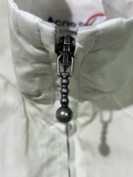 아크네스튜디오 ACNE Studios 뒷면 모노그램 바람막이 베이지 레플리카 미러급 SA급 S급 고퀄리티 하이엔드 최상급 의류 [남성여성공용] 14