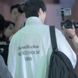 아크네스튜디오 ACNE Studios 뒷면 모노그램 바람막이 베이지 레플리카 미러급 SA급 S급 고퀄리티 하이엔드 최상급 의류 [남성여성공용]