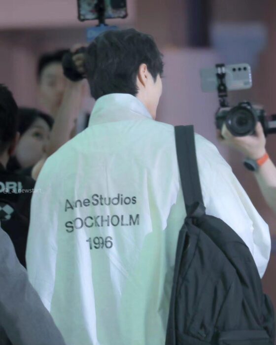 아크네스튜디오 ACNE Studios 뒷면 모노그램 바람막이 베이지 레플리카 미러급 SA급 S급 고퀄리티 하이엔드 최상급 의류 [남성여성공용]