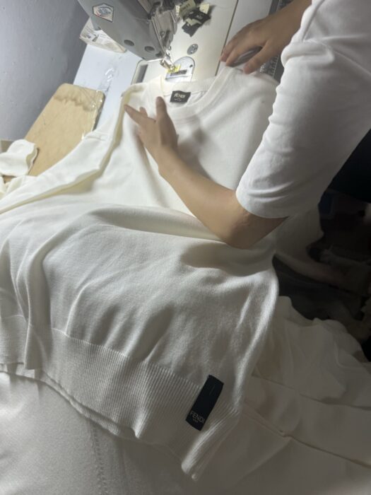 펜디 메탈 FF로고 순색 혼방 니트 화이트 레플리카 미러급 SA급 S급 고퀄리티 하이엔드 최상급 의류 [남성] 8
