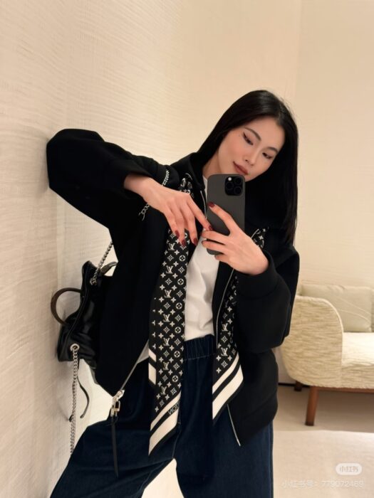 루이비통 모노그램 스카프 지퍼 후드 레플리카 미러급 SA급 S급 고퀄리티 하이엔드 최상급 의류 [여성] 13