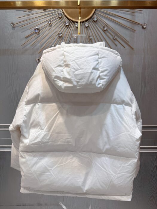 프라다 화이트 후드 다운 자켓 레플리카 미러급 SA급 S급 고퀄리티 하이엔드 최상급 의류 [여성] 3