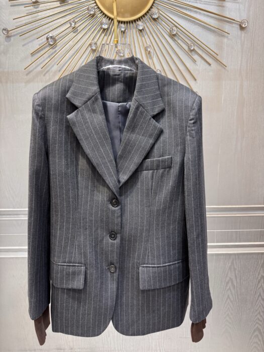 미우미우 싱글 브레스티드 핀스트라이프 자켓 레플리카 미러급 SA급 S급 고퀄리티 하이엔드 최상급 의류 [남성여성공용] 10