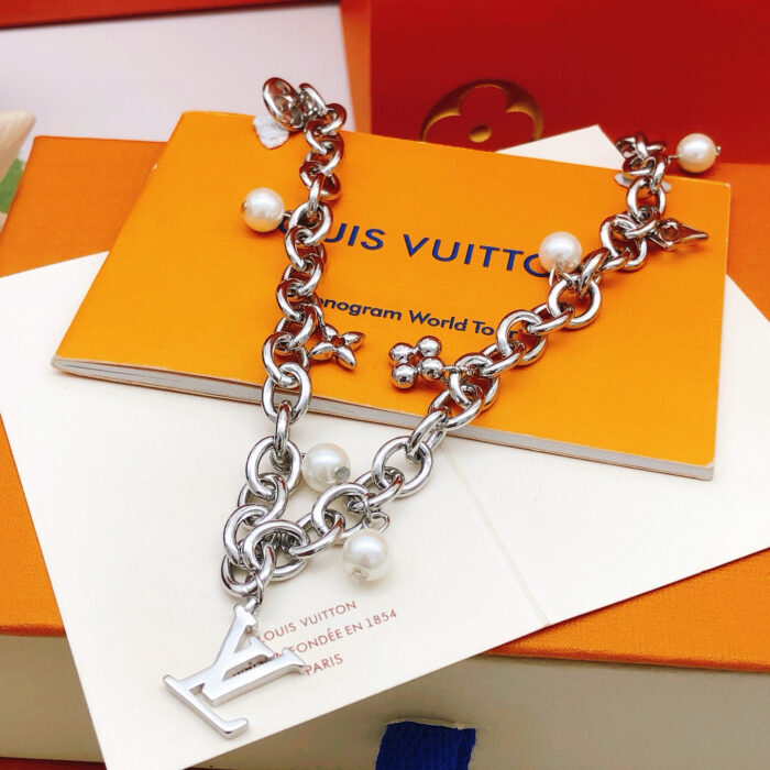 루이비통 LV 진주 펜던트 체인 목걸이 실버 레플리카 미러급 SA급 S급 고퀄리티 최상급 하이엔드 악세사리 [여성] 6