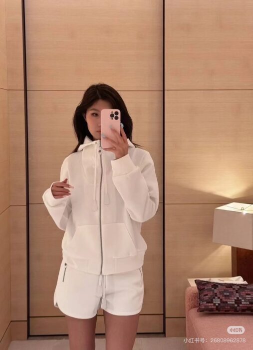 루이비통 레더 액센트 후디 레플리카 미러급 SA급 S급 고퀄리티 하이엔드 최상급 의류 [여성] 4