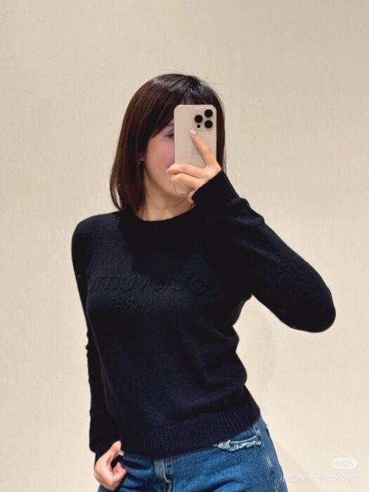 루이비통 시그니처 니트 풀오버 레플리카 미러급 SA급 S급 고퀄리티 하이엔드 최상급 의류 [여성] 2