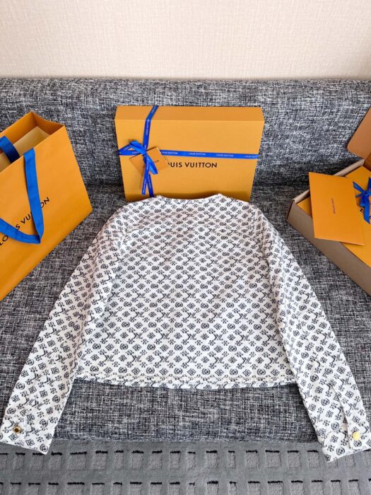 루이비통 블러리 모노그램 자켓 레플리카 미러급 SA급 S급 고퀄리티 하이엔드 최상급 의류 [여성] 26