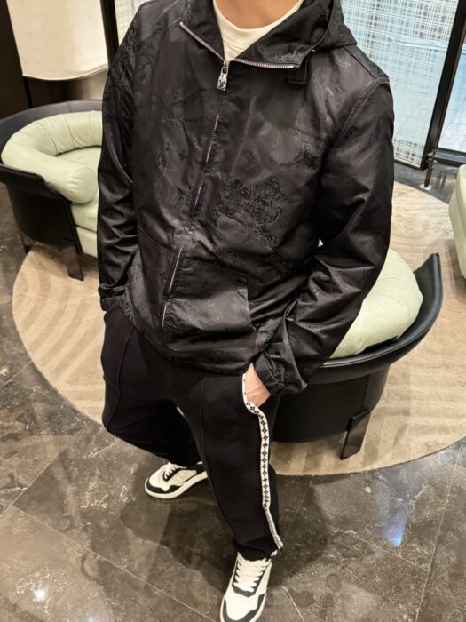 루이비통 올 오버 자카드 단색 바람막이 블랙 레플리카 미러급 SA급 S급 고퀄리티 하이엔드 최상급 의류 [남성여성공용]