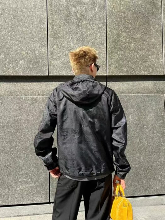 루이비통 올 오버 자카드 단색 바람막이 블랙 레플리카 미러급 SA급 S급 고퀄리티 하이엔드 최상급 의류 [남성여성공용] 2