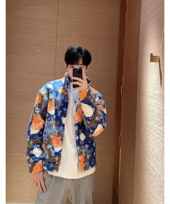 루이비통 올 오버 로고 플리스 자켓 블루 오랜지 레플리카 미러급 SA급 S급 고퀄리티 하이엔드 최상급 의류 [남성여성공용]