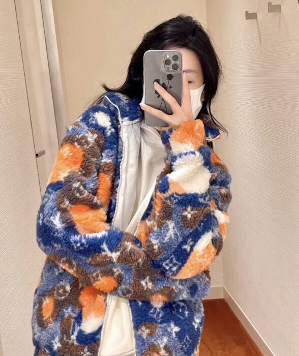 루이비통 올 오버 로고 플리스 자켓 블루 오랜지 레플리카 미러급 SA급 S급 고퀄리티 하이엔드 최상급 의류 [남성여성공용] 2