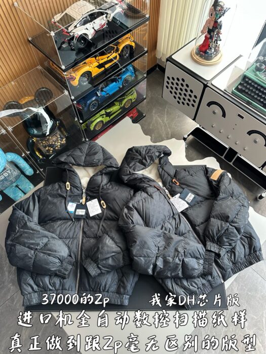 루이비통 올 오버 로고 털 코튼 패딩 점퍼 블랙 레플리카 미러급 SA급 S급 고퀄리티 하이엔드 최상급 의류 [남성여성공용] 5