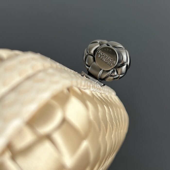 보테가베네타 놋 717622 크림 실크 명주 8651 레플리카 미러급 SA급 S급 고퀄리티 최상급 하이엔드 클러치백 가방 [여성] 7