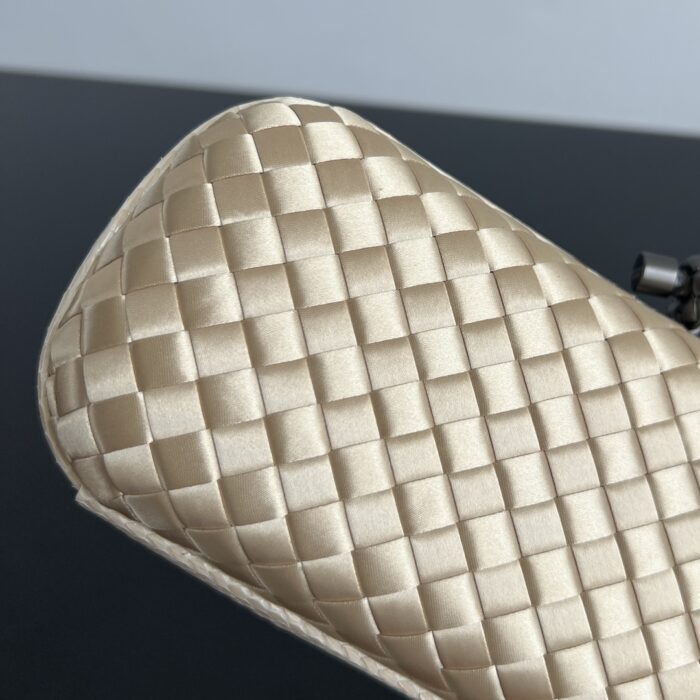 보테가베네타 놋 717622 크림 실크 명주 8651 레플리카 미러급 SA급 S급 고퀄리티 최상급 하이엔드 클러치백 가방 [여성] 7