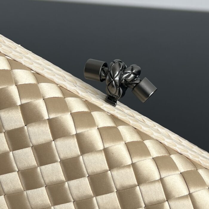 보테가베네타 놋 717622 크림 실크 명주 8651 레플리카 미러급 SA급 S급 고퀄리티 최상급 하이엔드 클러치백 가방 [여성] 6