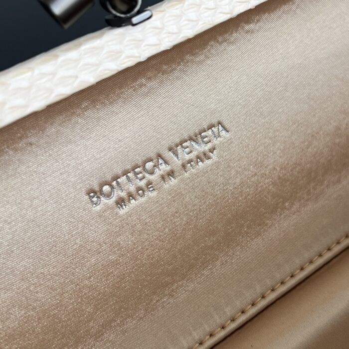 보테가베네타 놋 717622 크림 실크 명주 8651 레플리카 미러급 SA급 S급 고퀄리티 최상급 하이엔드 클러치백 가방 [여성] 9