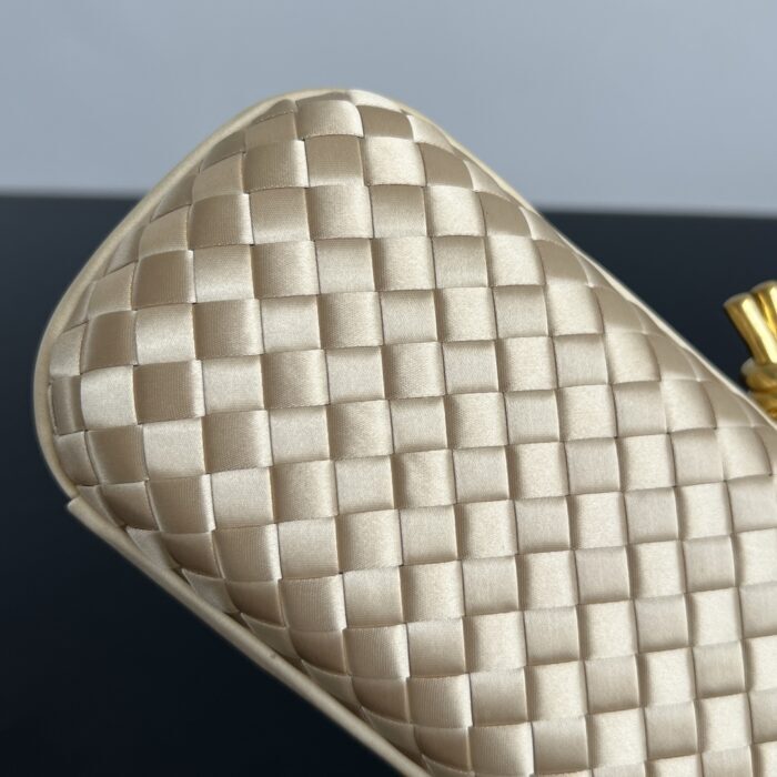 보테가베네타 놋 717622 크림 실크 명주 레플리카 미러급 SA급 S급 고퀄리티 최상급 하이엔드 클러치백 가방 [여성] 8