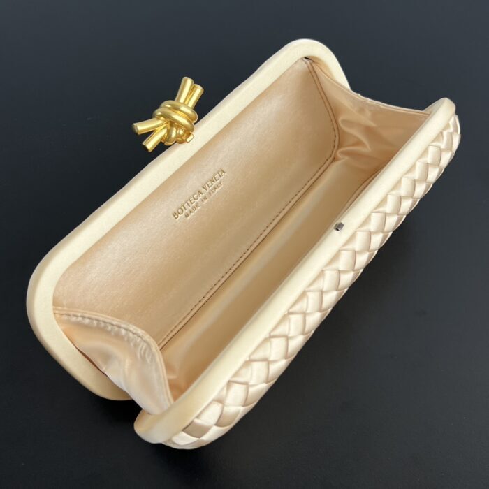 보테가베네타 놋 717622 크림 실크 명주 레플리카 미러급 SA급 S급 고퀄리티 최상급 하이엔드 클러치백 가방 [여성] 2