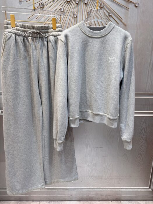 프라다 코튼 크루넥 스웨터, 조거 팬츠 레플리카 미러급 SA급 S급 고퀄리티 하이엔드 최상급 의류 [여성] 4