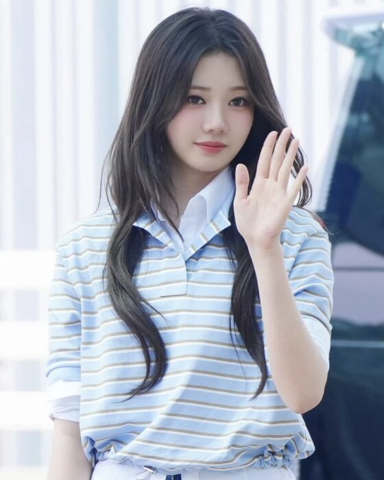 프라다 크롭 스트라이프 피케 폴로 셔츠 레플리카 미러급 SA급 S급 고퀄리티 하이엔드 최상급 의류 [여성] 21