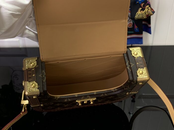 루이비통 몽수리 트렁크 M15166 브라운 레플리카 미러급 SA급 S급 고퀄리티 최상급 하이엔드 크로스백 가방 [여성] 3