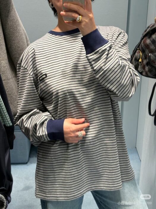 미우미우 그레이 블루 티셔츠 레플리카 미러급 SA급 S급 고퀄리티 하이엔드 최상급 의류 [여성] 10