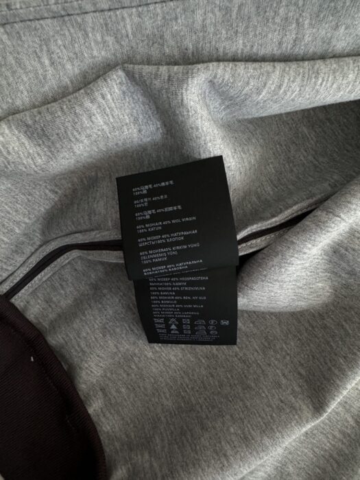 미우미우 로고 자수 골지 니트 재킷 레플리카 미러급 SA급 S급 고퀄리티 하이엔드 최상급 의류 [여성] 17