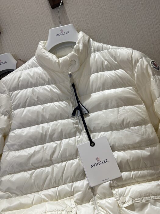 몽클레어 Lans 패커블 쇼트 다운 자켓(4color) 레플리카 미러급 SA급 S급 고퀄리티 하이엔드 최상급 의류 [여성] 16