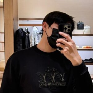 루이비통 구슬 LV 모노그램 단색 맨투맨 블랙 레플리카 미러급 SA급 S급 고퀄리티 하이엔드 최상급 의류 [남성여성공용]