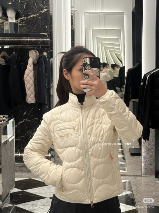 몽클레어 Tegea 웨이브 퀼팅 쇼트 다운 자켓 레플리카 미러급 SA급 S급 고퀄리티 하이엔드 최상급 의류 [여성] 9