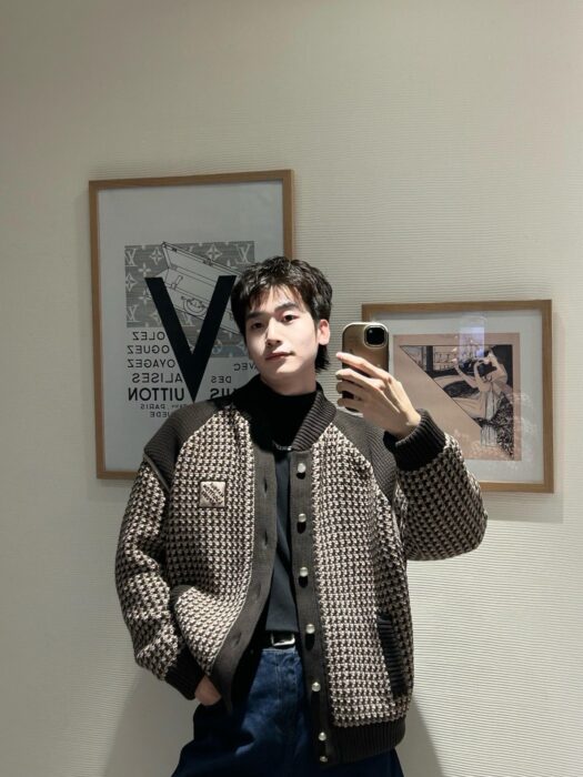 루이비통 배색 자수 이음 니트 자켓 브라운 레플리카 미러급 SA급 S급 고퀄리티 하이엔드 최상급 의류 [남성여성공용]