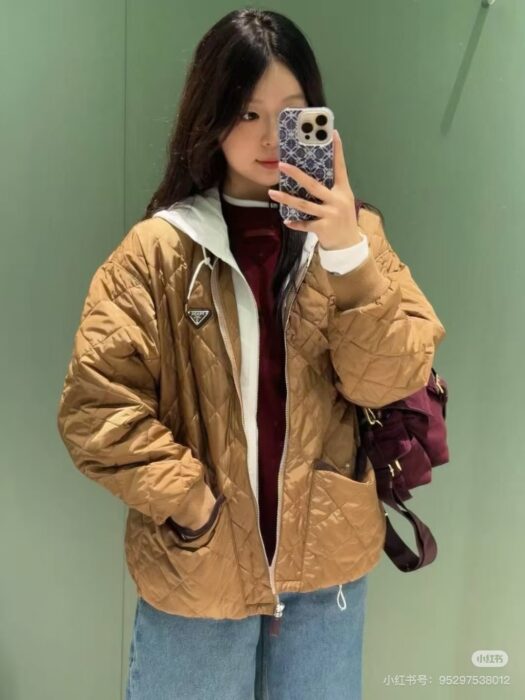 프라다 카라멜 체크 라운드 패딩 코트 레플리카 미러급 SA급 S급 고퀄리티 하이엔드 최상급 의류 [여성] 17