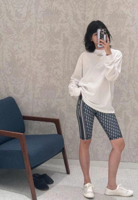 디올 앞 패치 모노그램 순색 긴팔티 화이트 레플리카 미러급 SA급 S급 고퀄리티 하이엔드 최상급 의류 [남성여성공용] 2