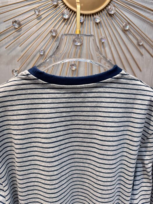 미우미우 그레이 블루 티셔츠 레플리카 미러급 SA급 S급 고퀄리티 하이엔드 최상급 의류 [여성] 5