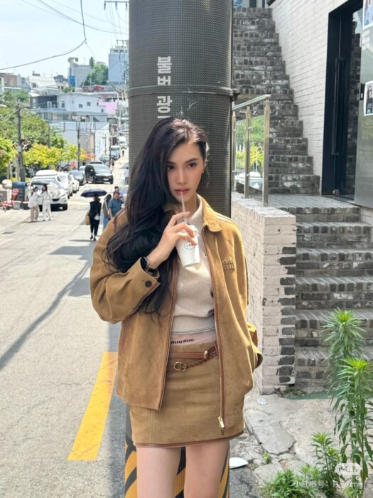 미우미우 스웨이드 블루종 자켓 레플리카 미러급 SA급 S급 고퀄리티 하이엔드 최상급 의류 [여성] 12