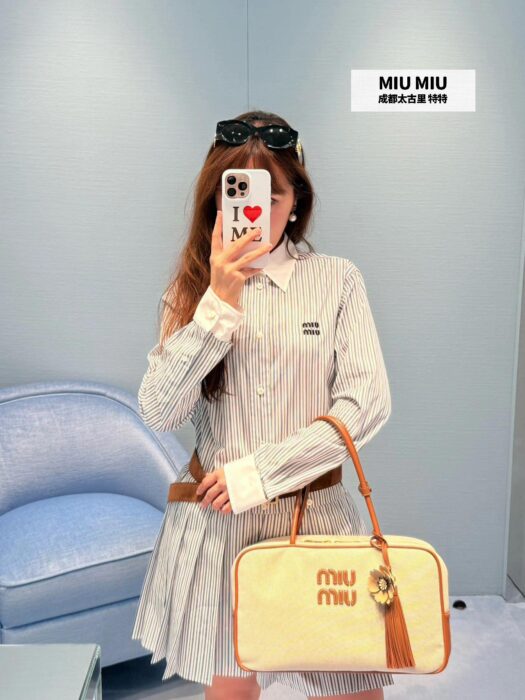 미우미우 긴팔 셔츠 레플리카 미러급 SA급 S급 고퀄리티 하이엔드 최상급 의류 [여성] 2