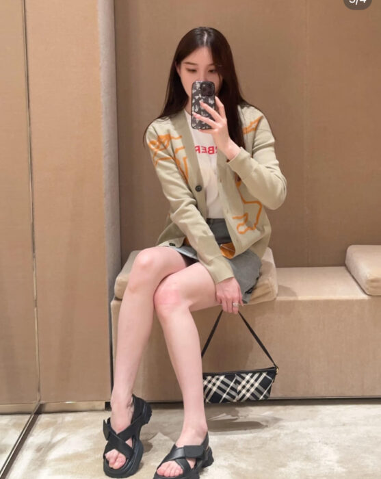 버버리 점보 승마 자카드 가디건 베이지 레플리카 미러급 SA급 S급 고퀄리티 하이엔드 최상급 의류 [남성여성공용]