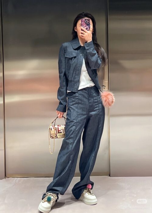 펜디 라이트 블루 샴브레이 보머 자켓 레플리카 미러급 SA급 S급 고퀄리티 하이엔드 최상급 의류 [여성] 3