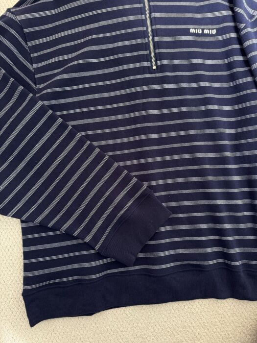 미우미우 스트라이프 지퍼 폴로 셔츠 레플리카 미러급 SA급 S급 고퀄리티 하이엔드 최상급 의류 [여성] 11
