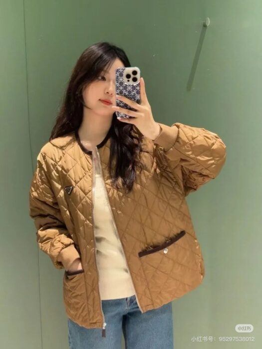 프라다 카라멜 체크 라운드 패딩 코트 레플리카 미러급 SA급 S급 고퀄리티 하이엔드 최상급 의류 [여성] 16